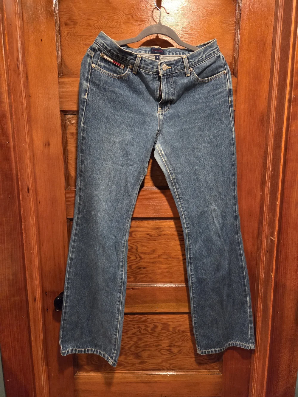 Tommy Hilfiger Relaxed Jeans with Flag Patch (SIZE 9)
